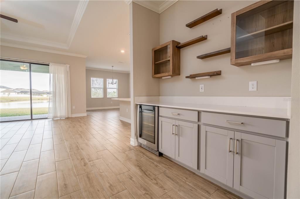 En Venta: $539,500 (4 camas, 3 baños, 2453 Pies cuadrados)