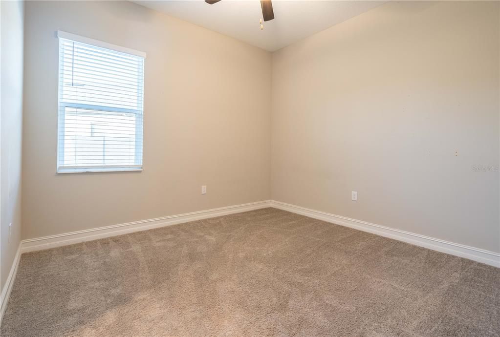 En Venta: $539,500 (4 camas, 3 baños, 2453 Pies cuadrados)