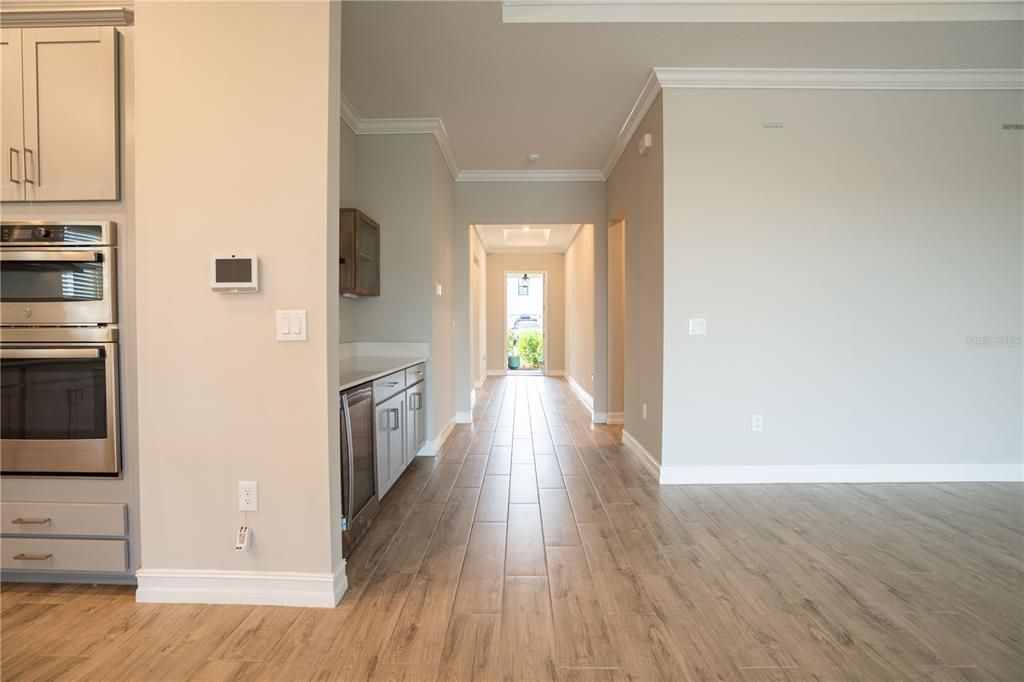 En Venta: $539,500 (4 camas, 3 baños, 2453 Pies cuadrados)