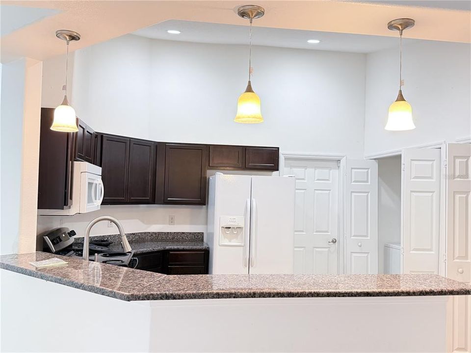 For Rent: $2,100 (4 beds, 2 baths, 1758 Square Feet)