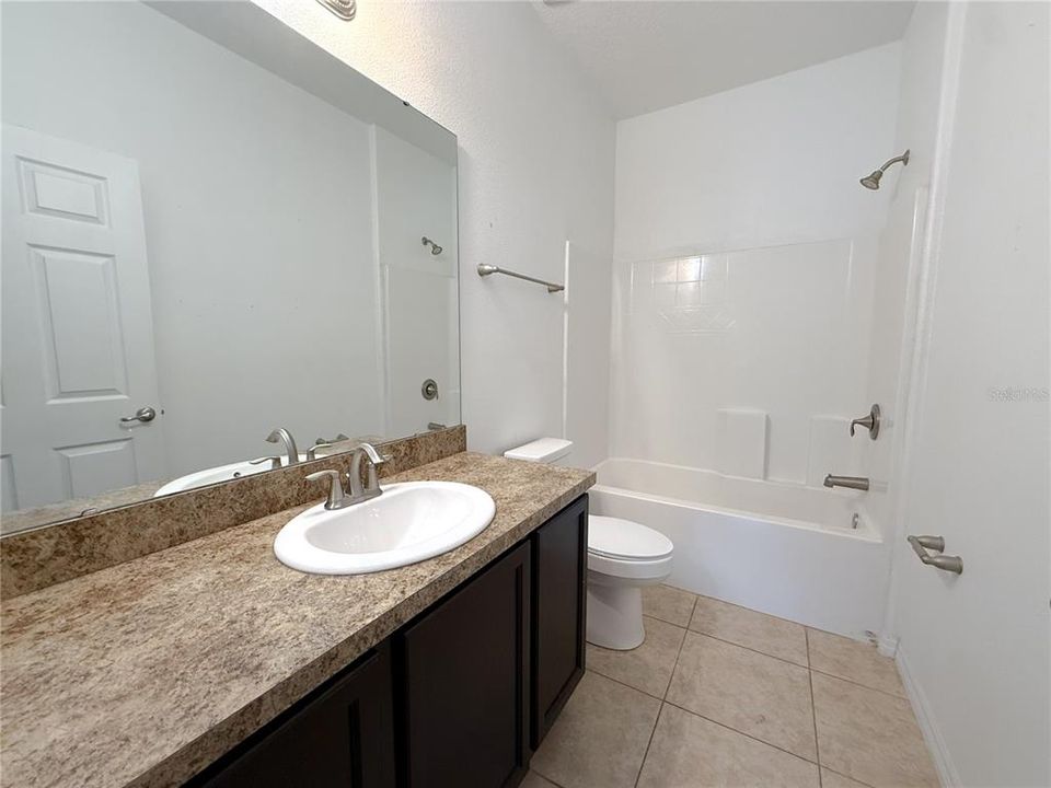 For Rent: $2,100 (4 beds, 2 baths, 1758 Square Feet)