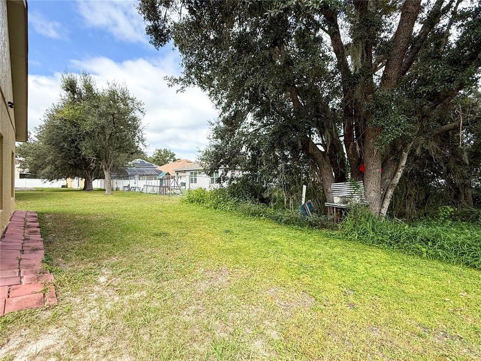 For Rent: $2,100 (4 beds, 2 baths, 1758 Square Feet)