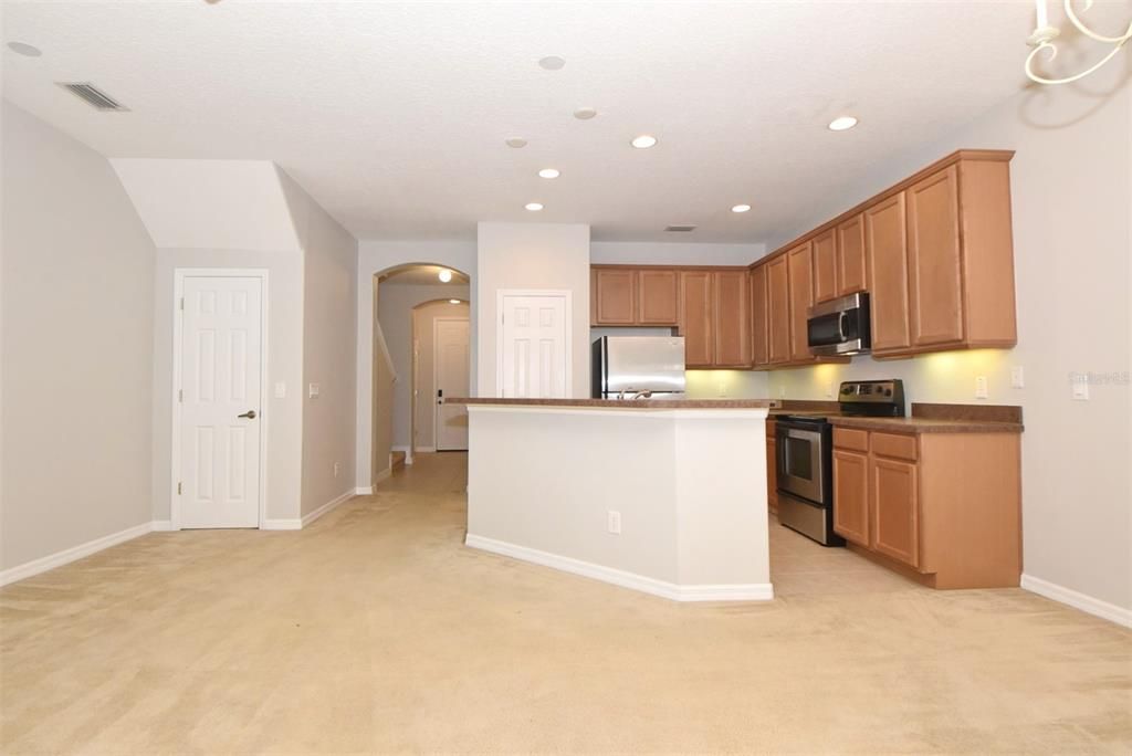 出租: $2,150 (3 贝兹, 2 浴室, 1573 平方英尺)