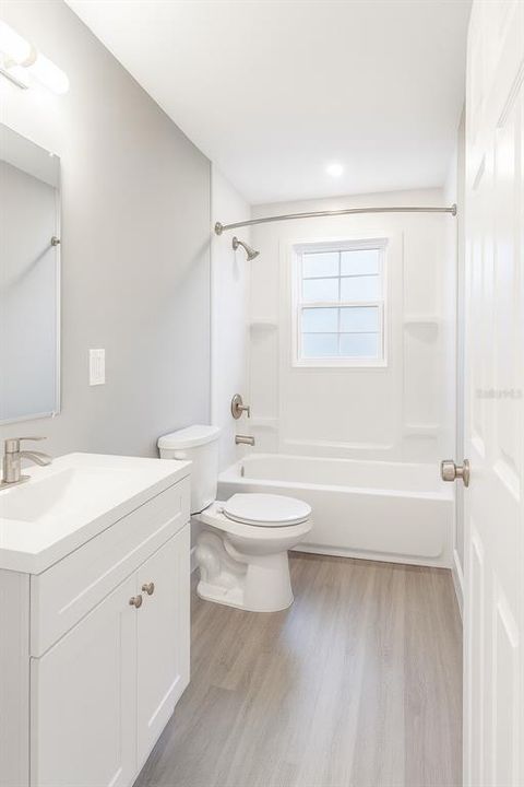 For Rent: $1,350 (2 beds, 1 baths, 943 Square Feet)