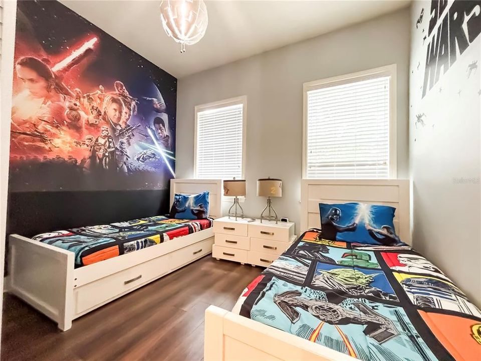 For Sale: $327,500 (3 beds, 2 baths, 1419 Square Feet)