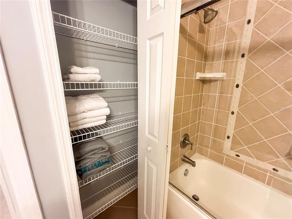 For Sale: $327,500 (3 beds, 2 baths, 1419 Square Feet)