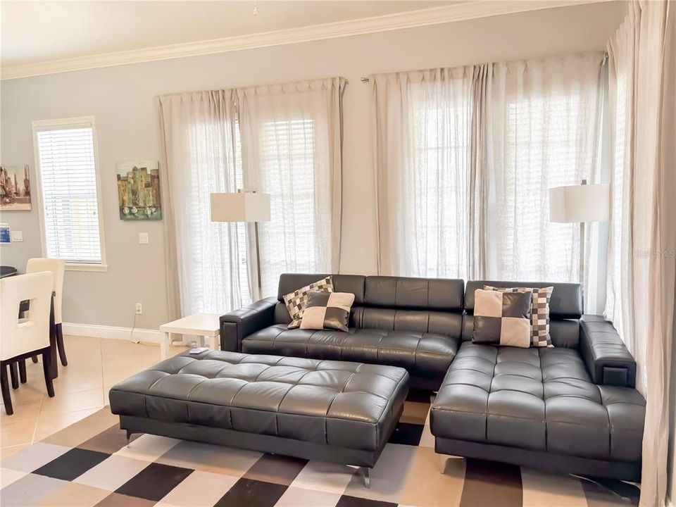 For Sale: $327,500 (3 beds, 2 baths, 1419 Square Feet)