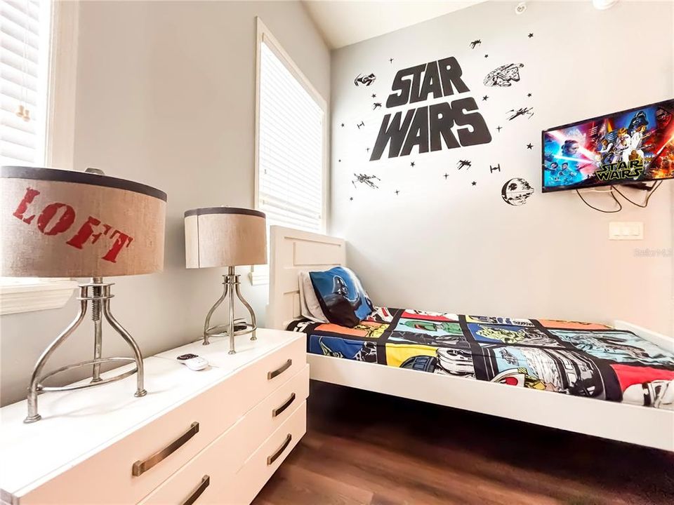 For Sale: $327,500 (3 beds, 2 baths, 1419 Square Feet)