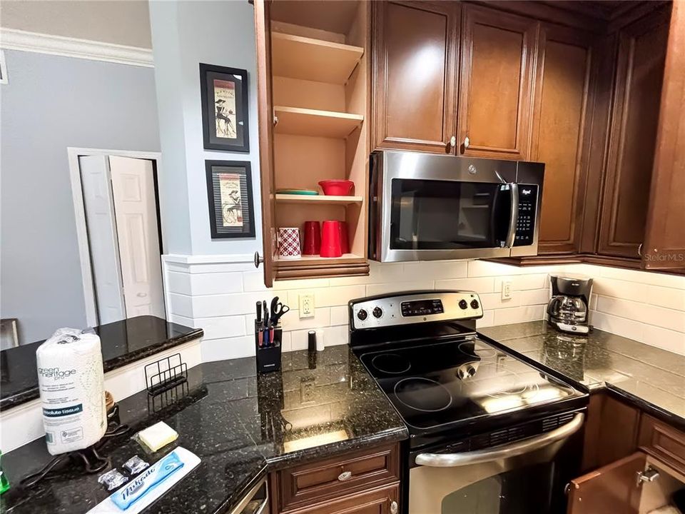 For Sale: $327,500 (3 beds, 2 baths, 1419 Square Feet)