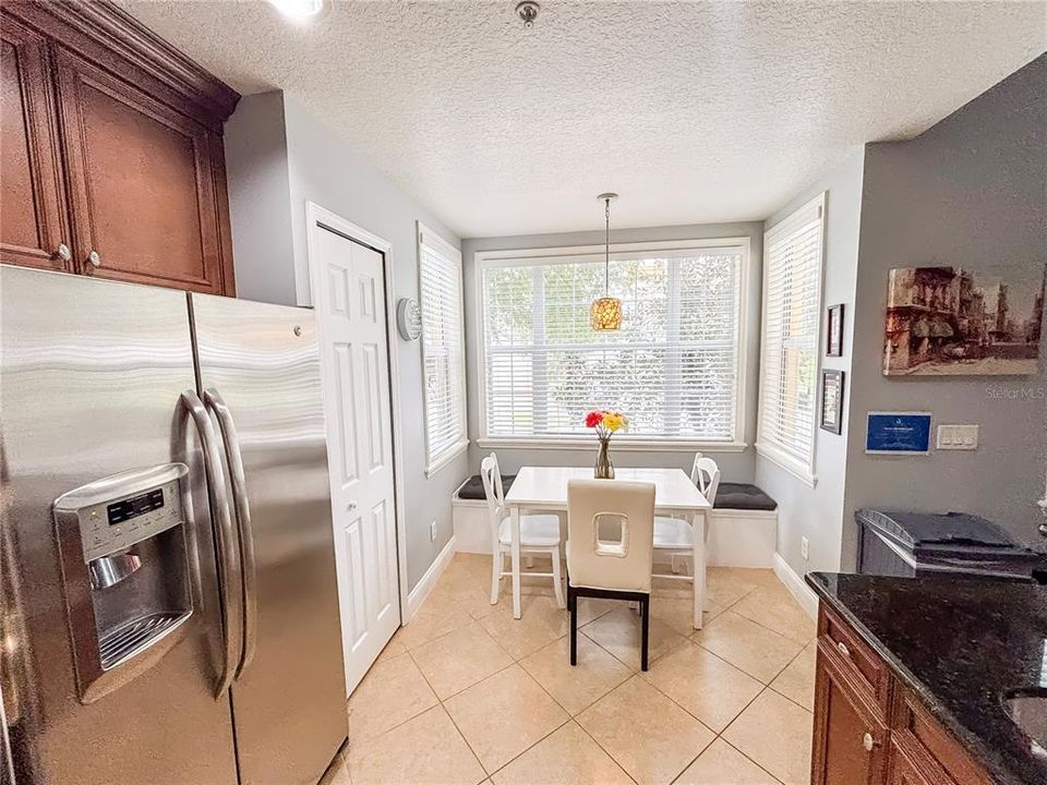 For Sale: $327,500 (3 beds, 2 baths, 1419 Square Feet)