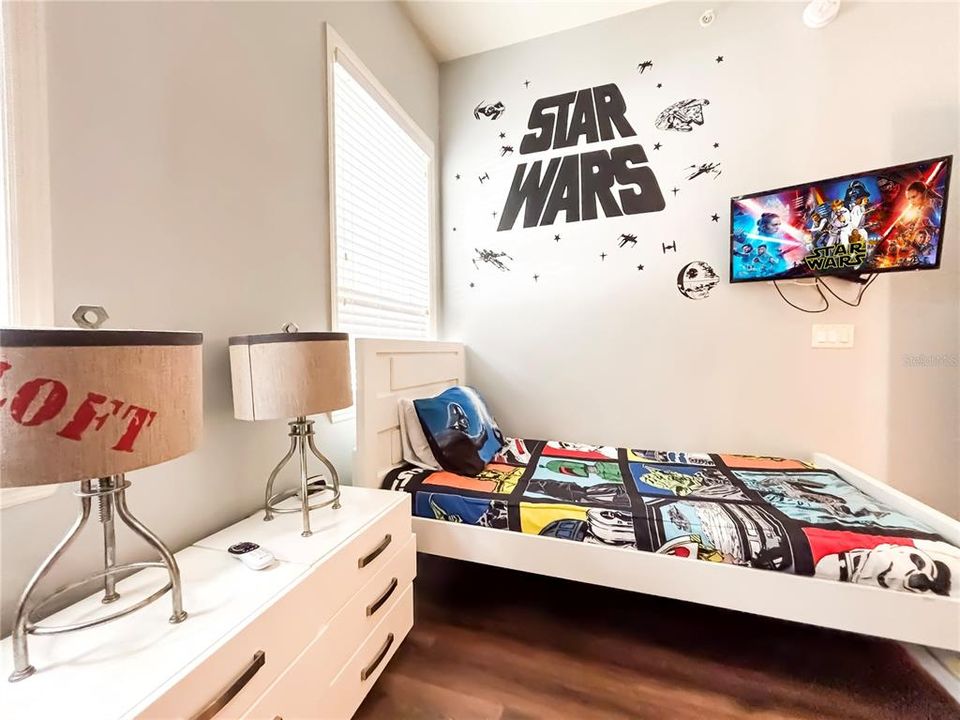 For Sale: $327,500 (3 beds, 2 baths, 1419 Square Feet)