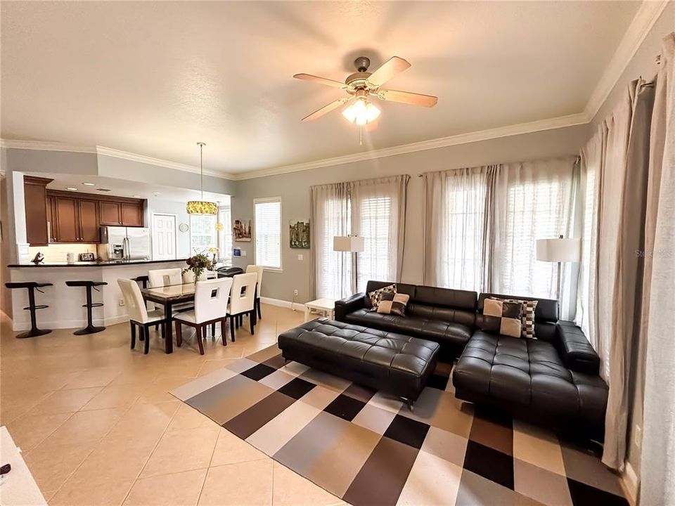 For Sale: $327,500 (3 beds, 2 baths, 1419 Square Feet)