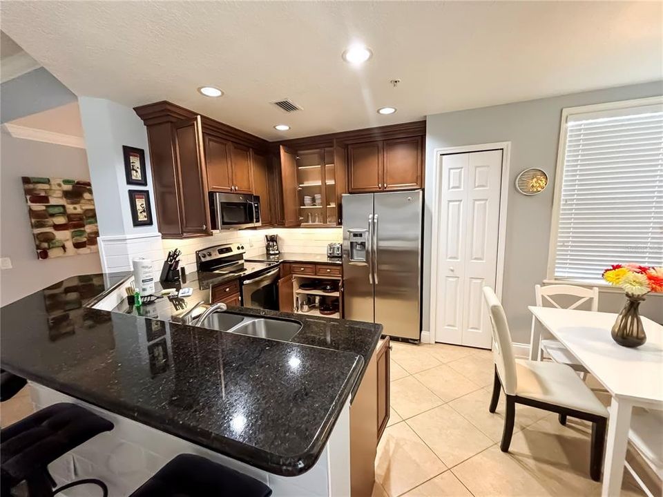 For Sale: $327,500 (3 beds, 2 baths, 1419 Square Feet)