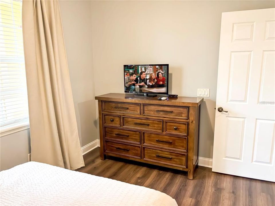 For Sale: $327,500 (3 beds, 2 baths, 1419 Square Feet)