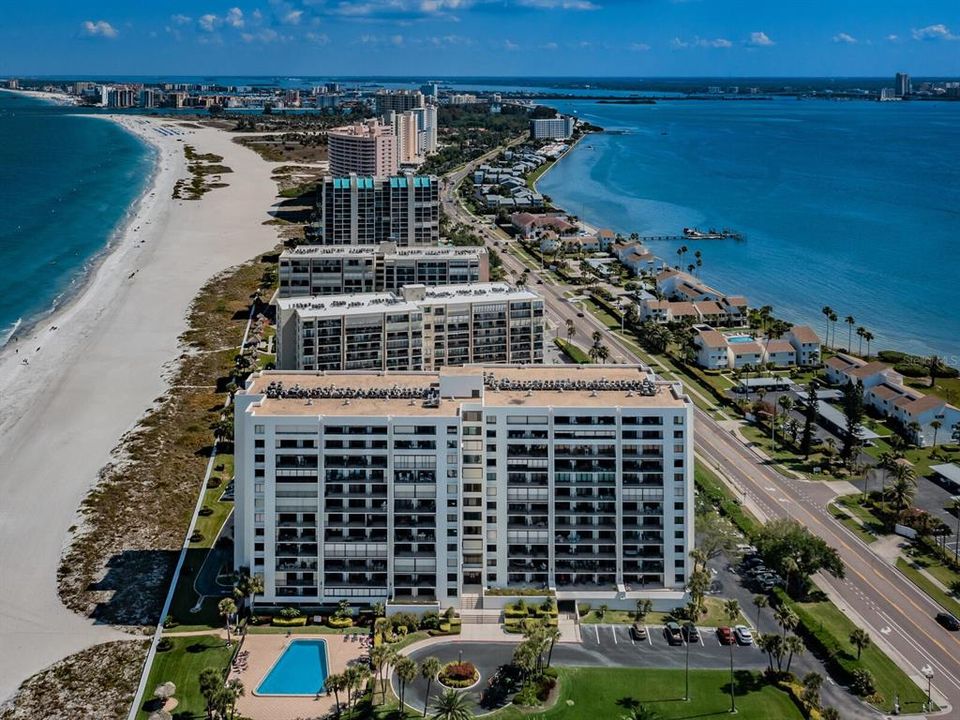 待售: $749,900 (2 贝兹, 2 浴室, 1385 平方英尺)