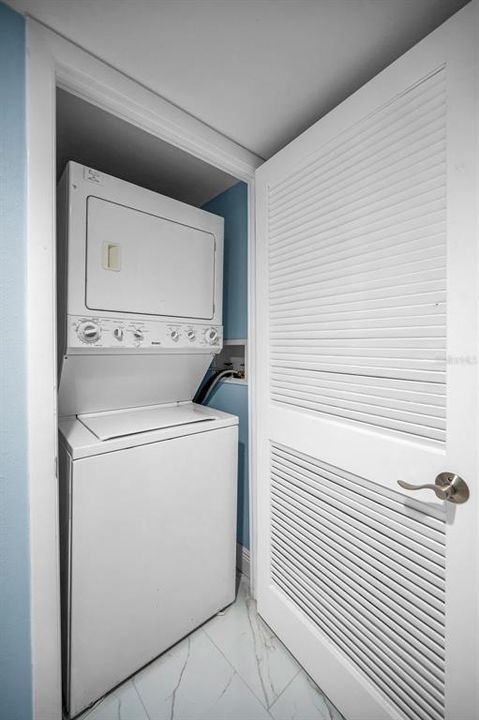 待售: $749,900 (2 贝兹, 2 浴室, 1385 平方英尺)