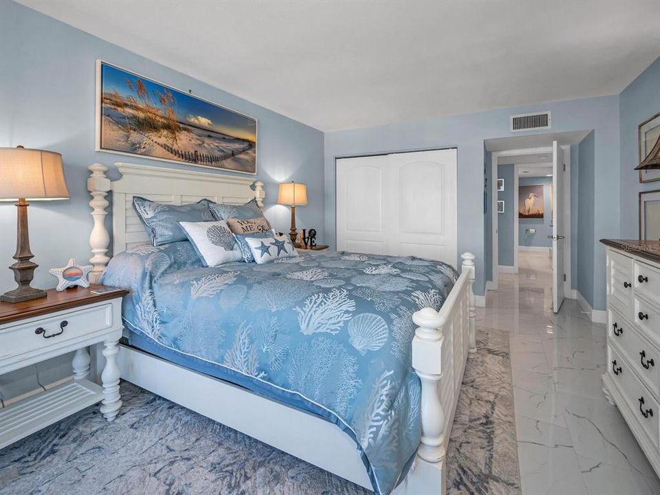 待售: $749,900 (2 贝兹, 2 浴室, 1385 平方英尺)