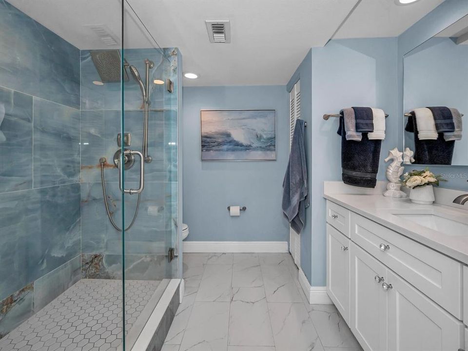 待售: $749,900 (2 贝兹, 2 浴室, 1385 平方英尺)