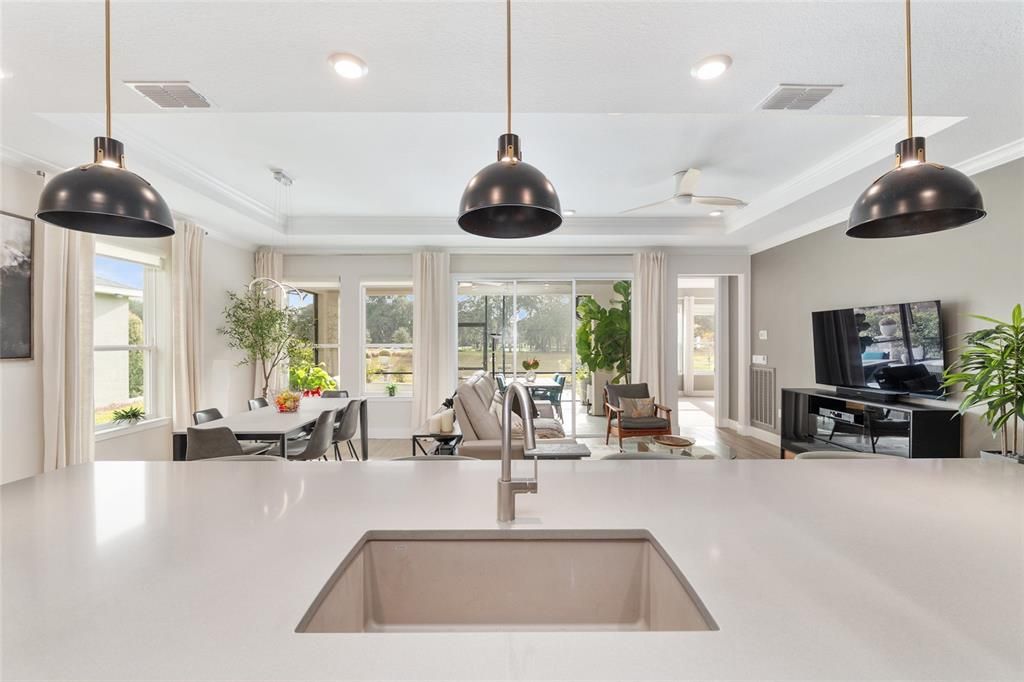 For Sale: $575,000 (3 beds, 2 baths, 1894 Square Feet)