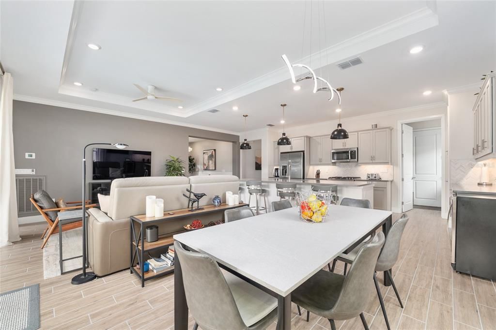 For Sale: $575,000 (3 beds, 2 baths, 1894 Square Feet)