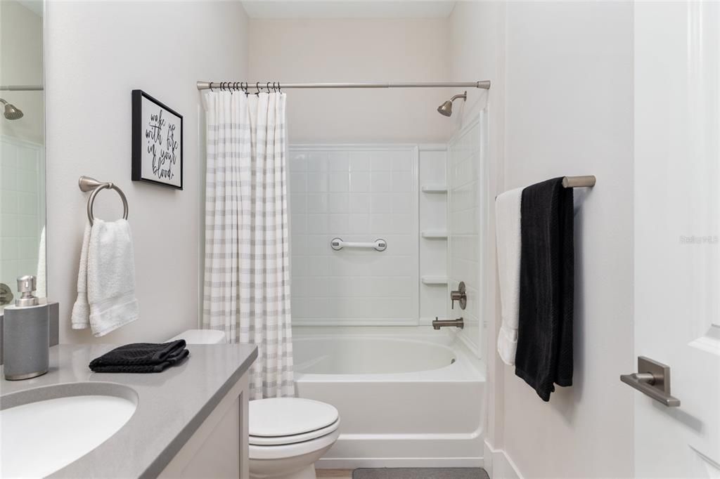 For Sale: $575,000 (3 beds, 2 baths, 1894 Square Feet)