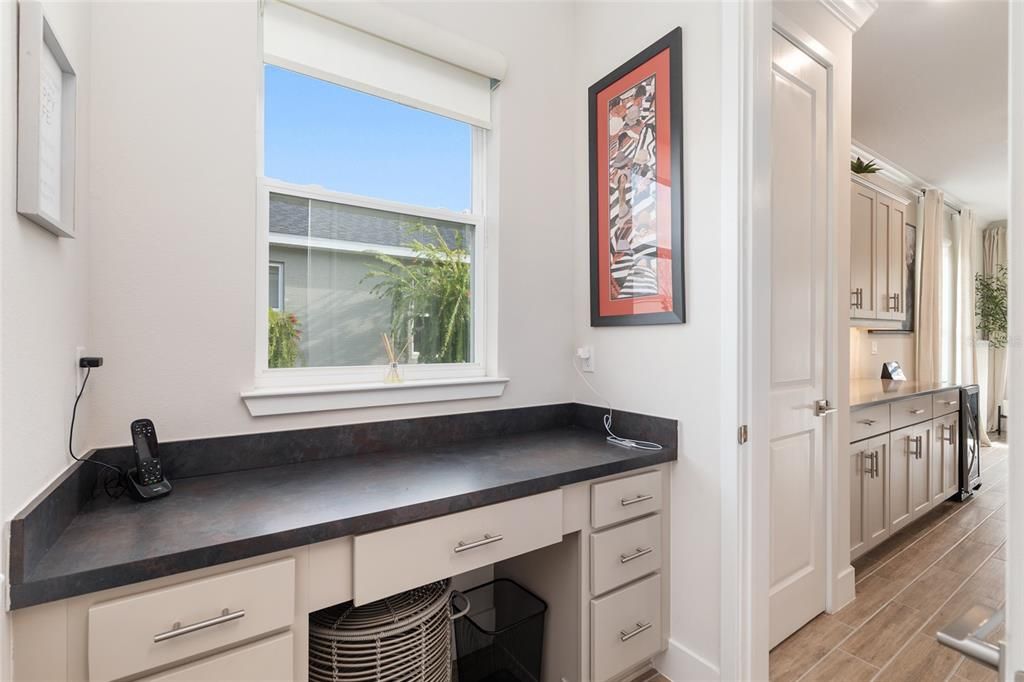 For Sale: $575,000 (3 beds, 2 baths, 1894 Square Feet)