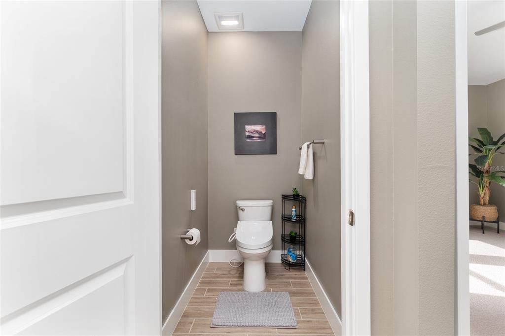 For Sale: $575,000 (3 beds, 2 baths, 1894 Square Feet)