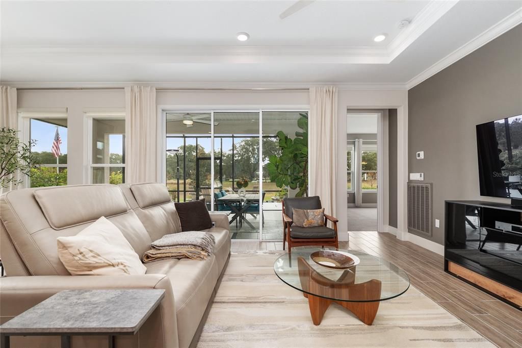 For Sale: $575,000 (3 beds, 2 baths, 1894 Square Feet)