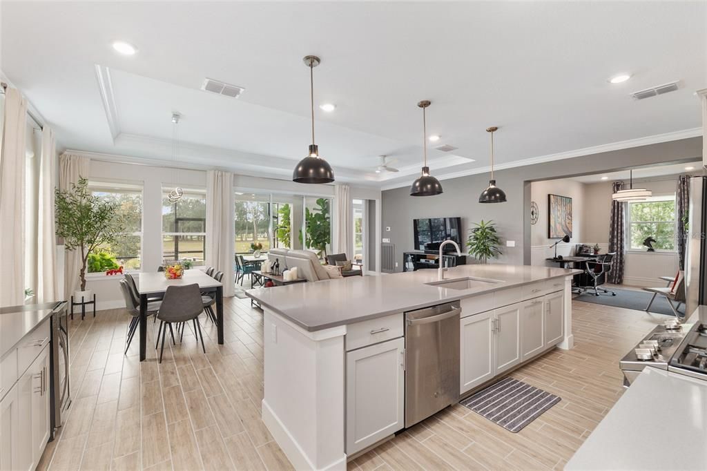 For Sale: $575,000 (3 beds, 2 baths, 1894 Square Feet)