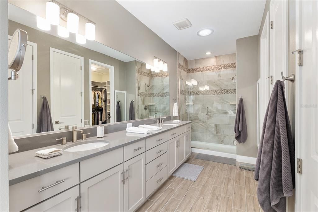 For Sale: $575,000 (3 beds, 2 baths, 1894 Square Feet)