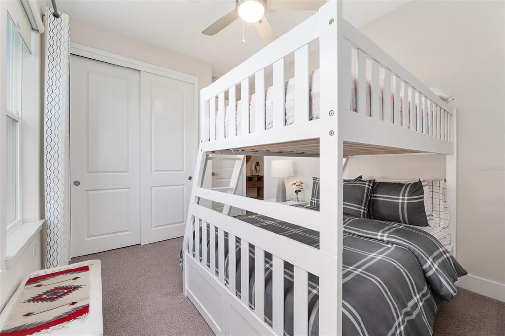 For Sale: $575,000 (3 beds, 2 baths, 1894 Square Feet)