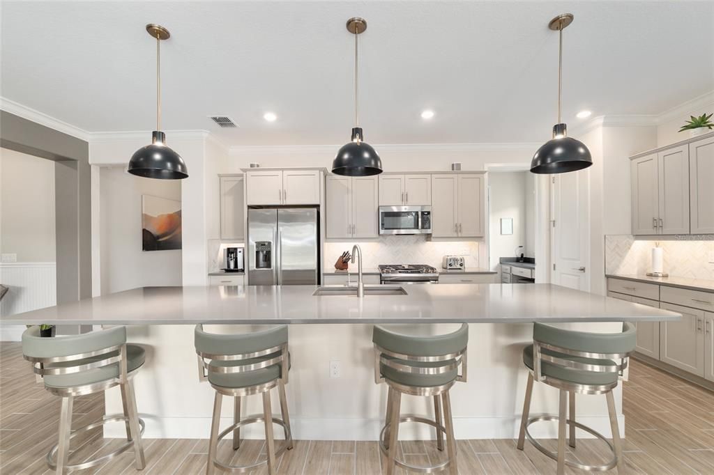 For Sale: $575,000 (3 beds, 2 baths, 1894 Square Feet)