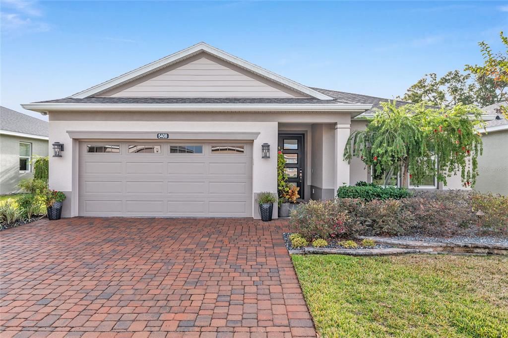 For Sale: $575,000 (3 beds, 2 baths, 1894 Square Feet)