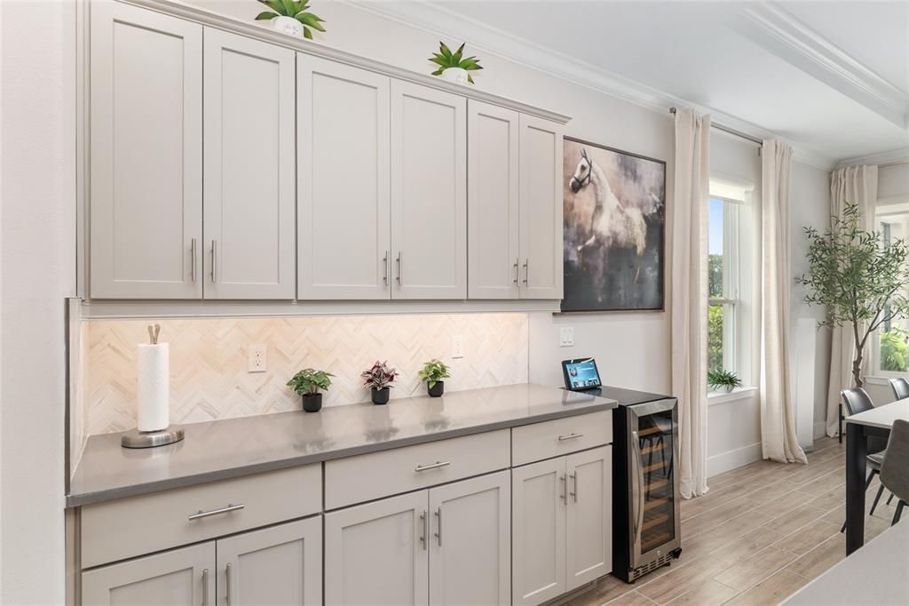 For Sale: $575,000 (3 beds, 2 baths, 1894 Square Feet)