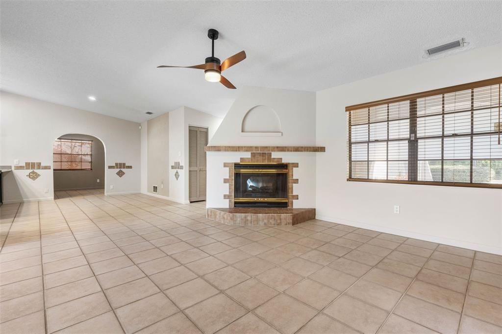 待售: $529,000 (2 贝兹, 3 浴室, 1807 平方英尺)