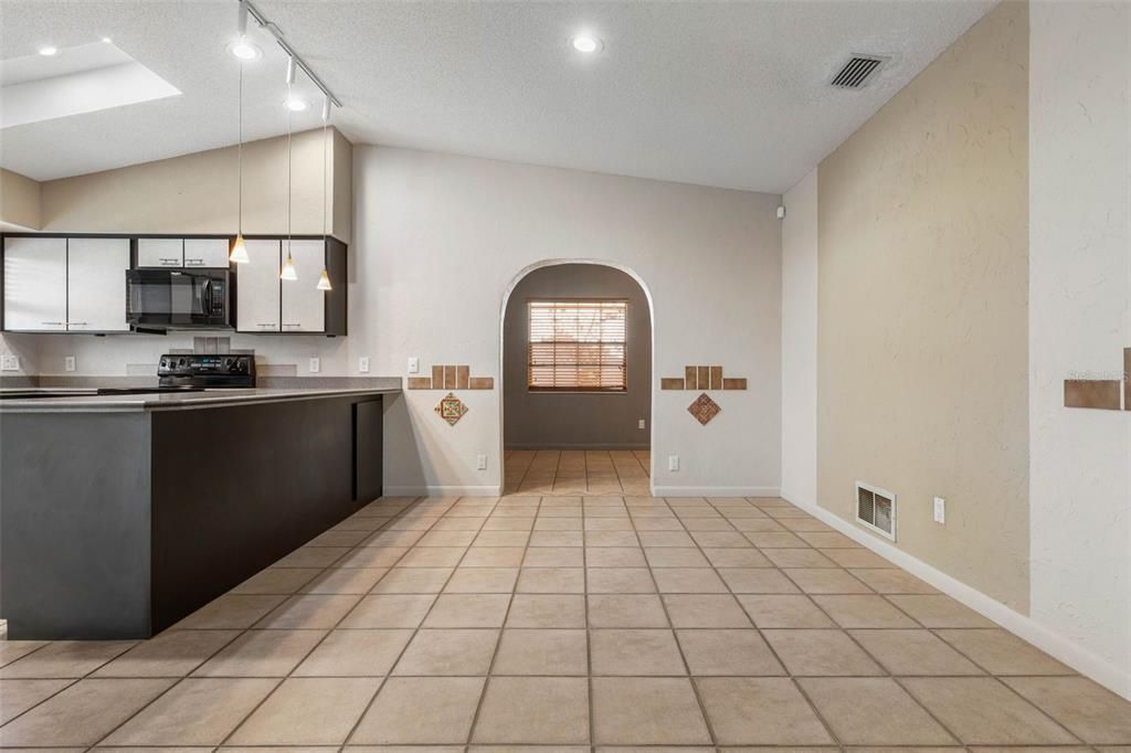 待售: $529,000 (2 贝兹, 3 浴室, 1807 平方英尺)