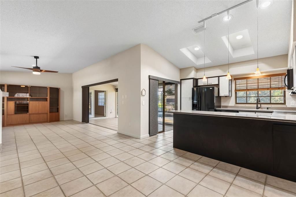 待售: $529,000 (2 贝兹, 3 浴室, 1807 平方英尺)