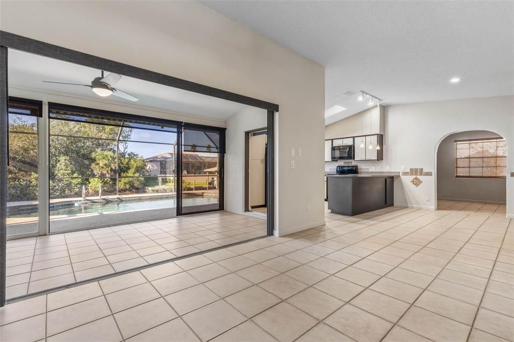 待售: $529,000 (2 贝兹, 3 浴室, 1807 平方英尺)