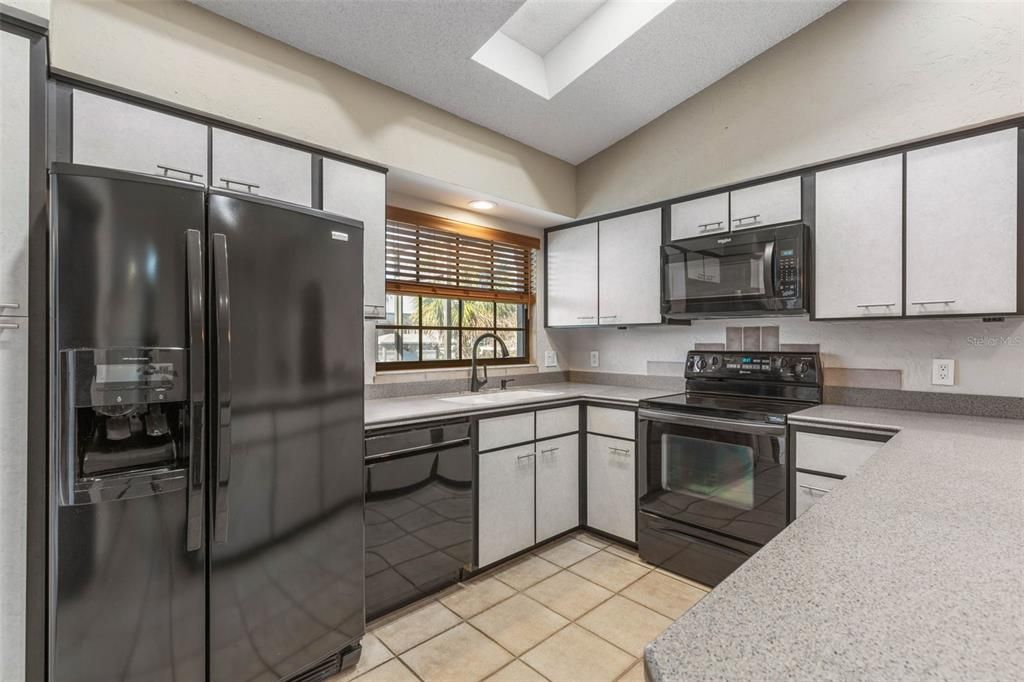 待售: $529,000 (2 贝兹, 3 浴室, 1807 平方英尺)