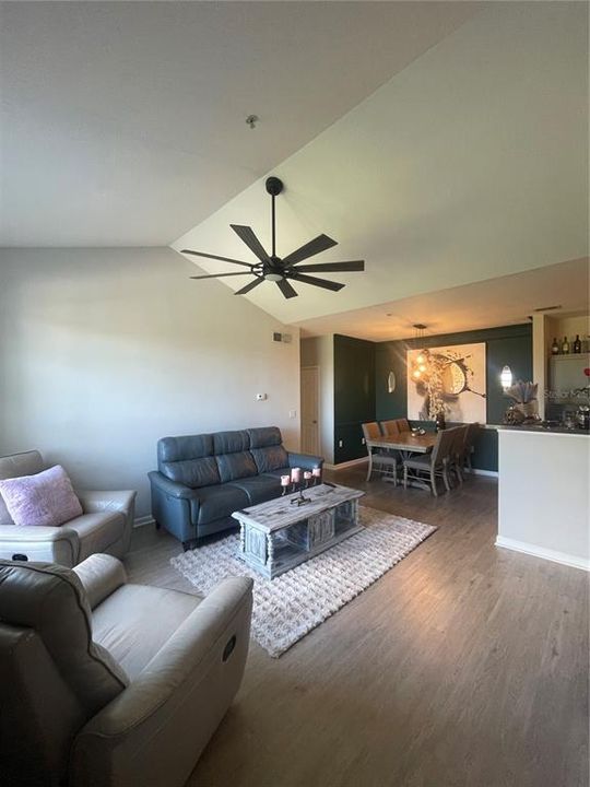 En Venta: $239,900 (2 camas, 2 baños, 1048 Pies cuadrados)