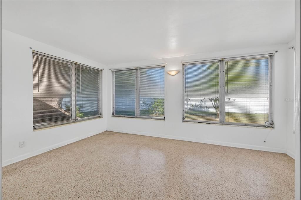 En Venta: $350,000 (2 camas, 1 baños, 1024 Pies cuadrados)