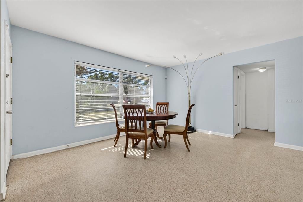 En Venta: $350,000 (2 camas, 1 baños, 1024 Pies cuadrados)