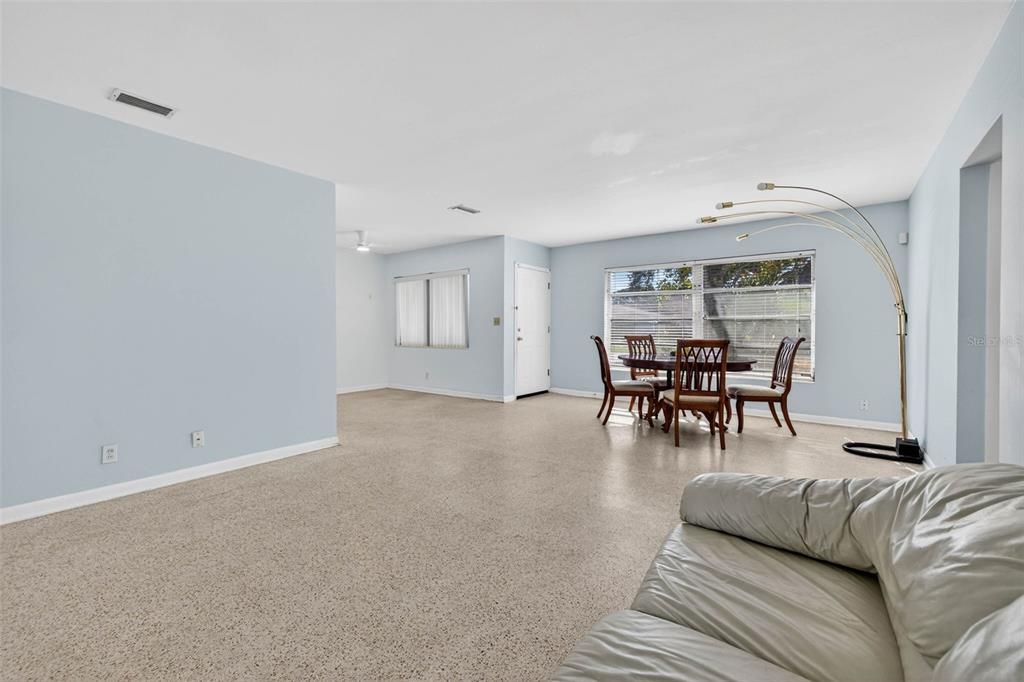 En Venta: $350,000 (2 camas, 1 baños, 1024 Pies cuadrados)