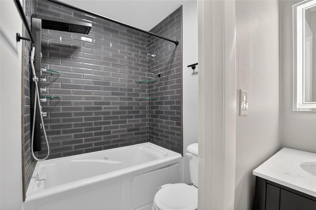 待售: $225,000 (3 贝兹, 2 浴室, 1588 平方英尺)