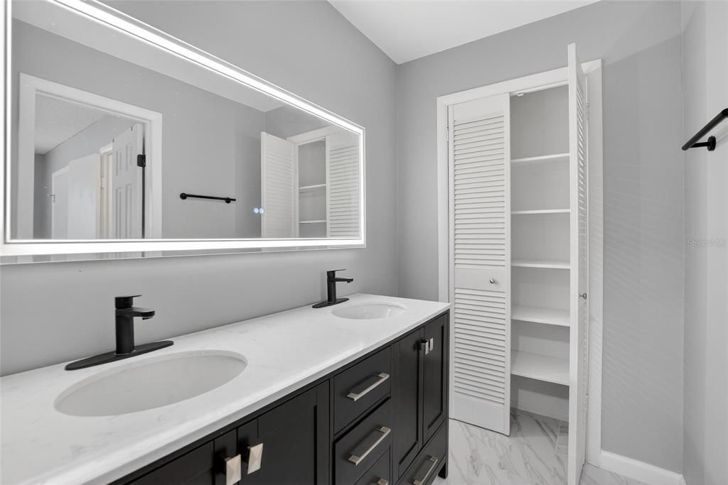 待售: $225,000 (3 贝兹, 2 浴室, 1588 平方英尺)