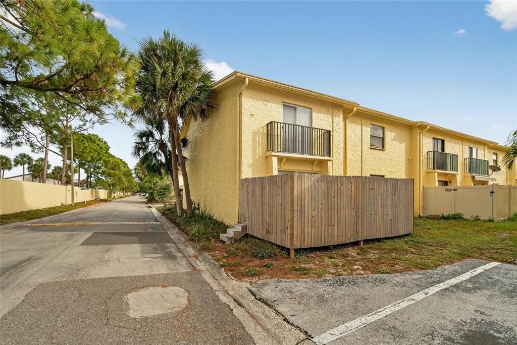 待售: $225,000 (3 贝兹, 2 浴室, 1588 平方英尺)