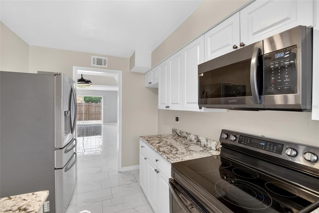 待售: $225,000 (3 贝兹, 2 浴室, 1588 平方英尺)