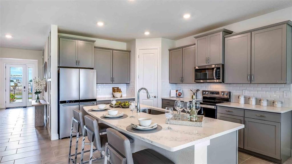 En Venta: $462,990 (4 camas, 2 baños, 2045 Pies cuadrados)