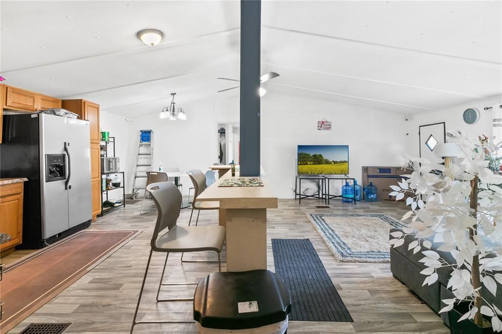 For Sale: $200,000 (3 beds, 2 baths, 1104 Square Feet)