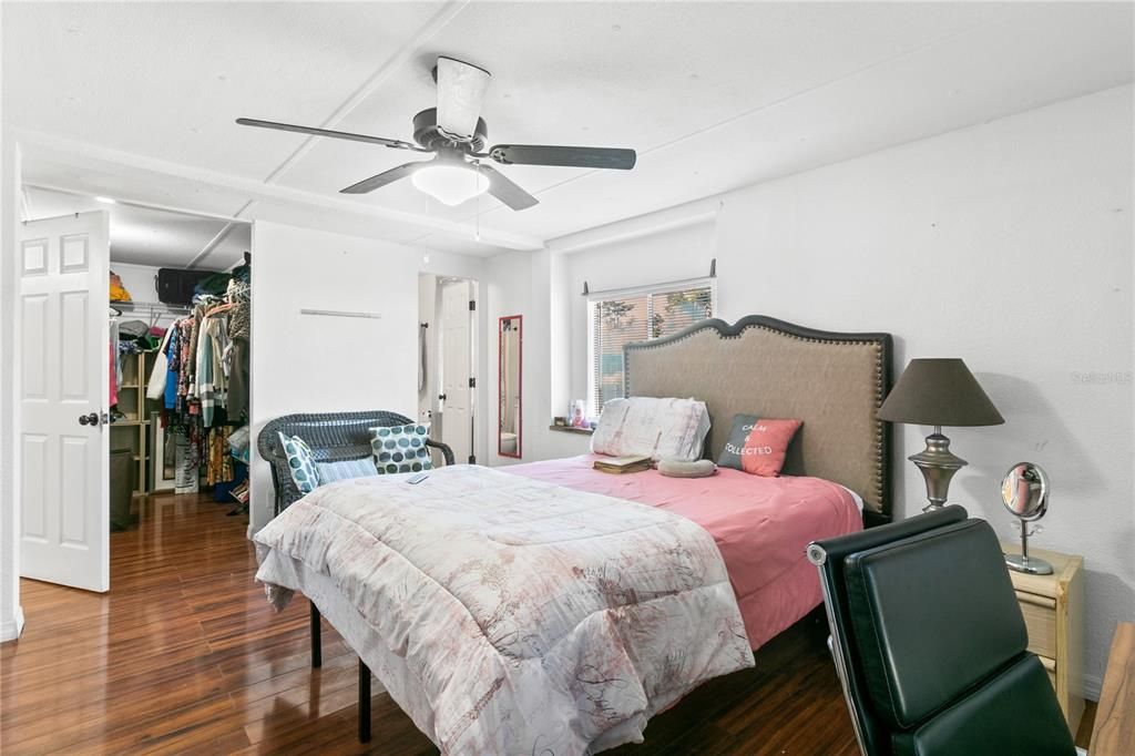 For Sale: $200,000 (3 beds, 2 baths, 1104 Square Feet)